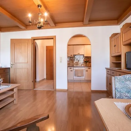 아파트 Gaestehaus Hoellwarth