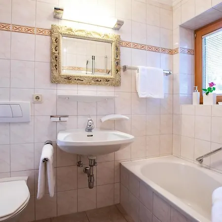 Gaestehaus Hoellwarth 아파트