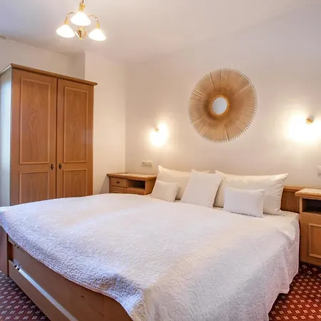 Gaestehaus Hoellwarth 스텀