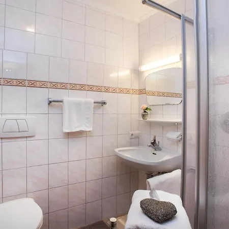 아파트 Gaestehaus Hoellwarth 스텀