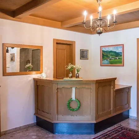 아파트 Gaestehaus Hoellwarth
