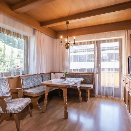 Lägenhet Gaestehaus Hoellwarth *