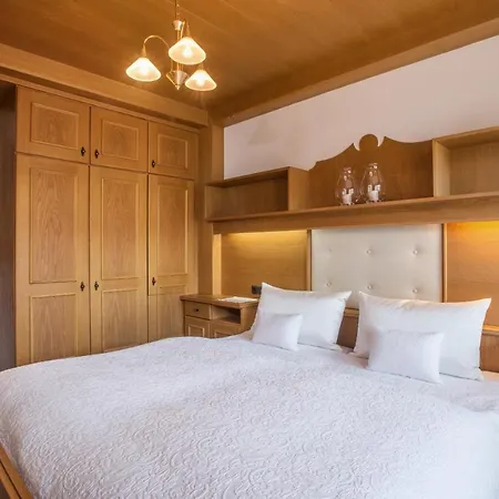 Gaestehaus Hoellwarth Lägenhet *