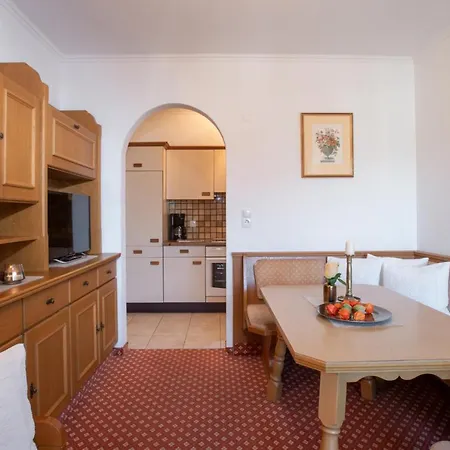 Gaestehaus Hoellwarth *